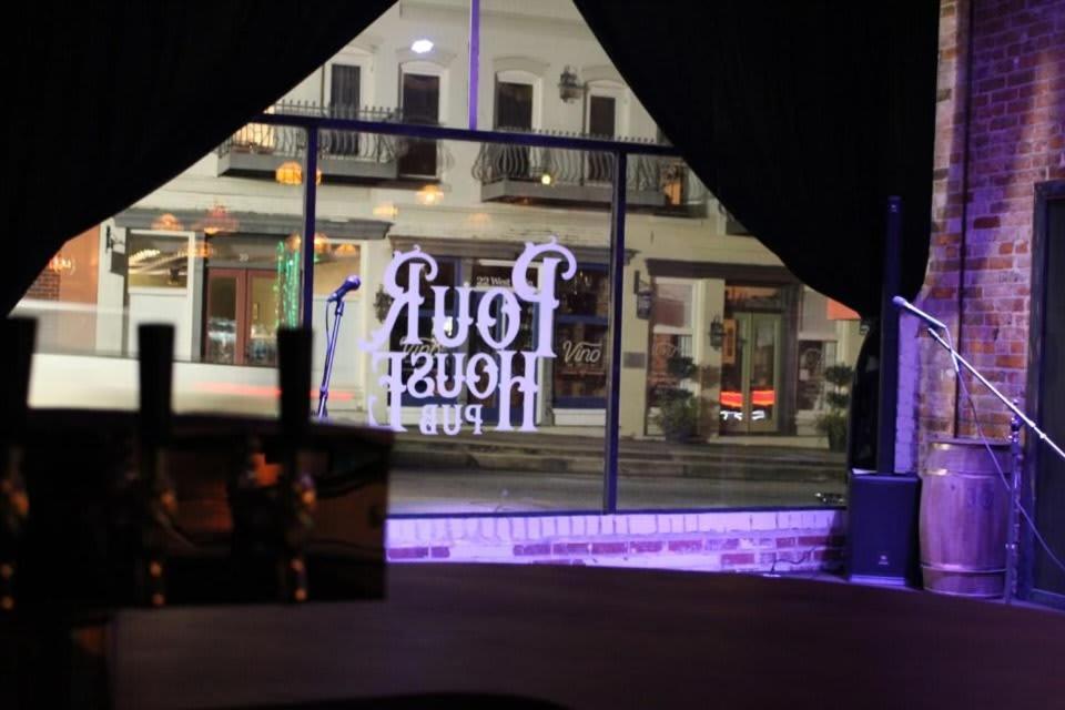 Eagle'S Nest - Spacious Loft Downtown - Near Gsu สเตทส์โบโร ภายนอก รูปภาพ